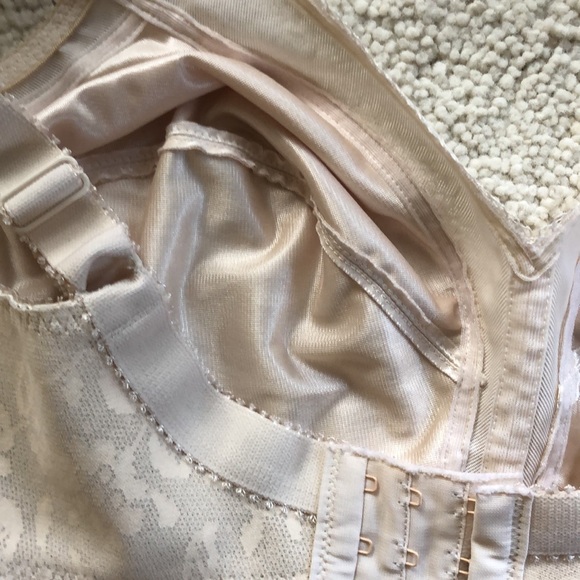 NWOT Playtex 18 Hour Ultimate Comfort Strap support plus bra - Picture 11 of 14